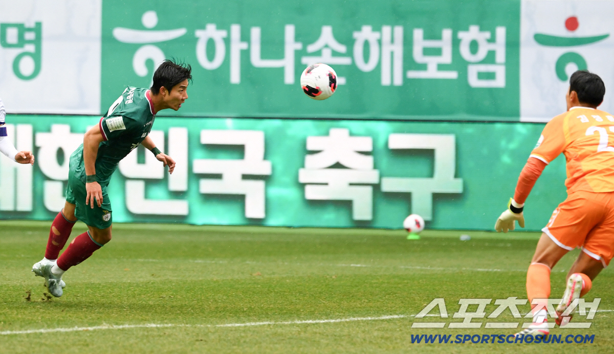 [포토] 대전 서진수, 헤더골