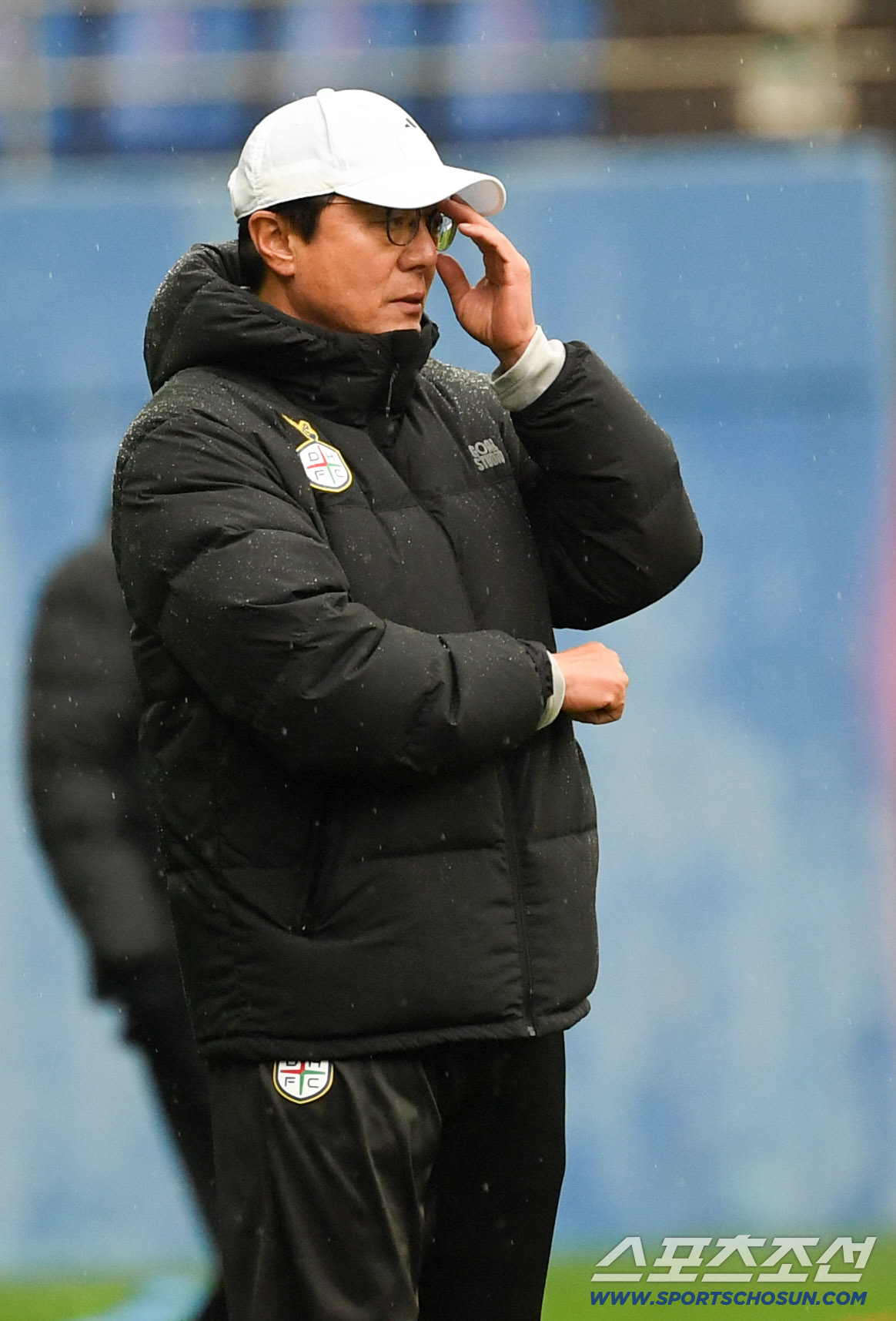 [포토] 황선홍 감독, 생각에 잠겨