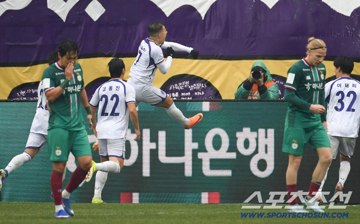 [포토] 안양 마테우스, 환호