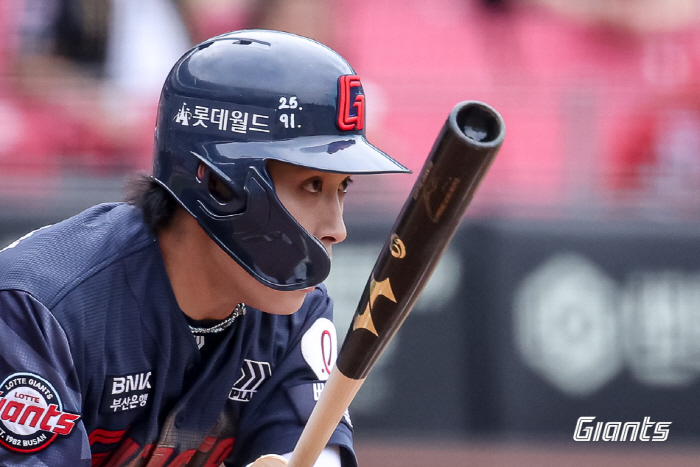 3안타 2도루 날뛰었다! → 롯데 황성빈 “모두가 주장이라고 생각하자. 박승욱 선수가 미팅 때 말했다” [광주 현장]